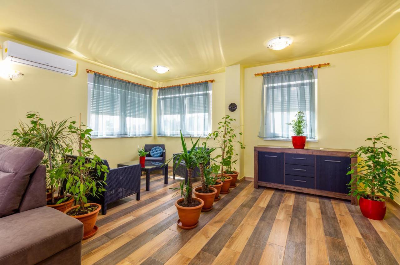 Apartmani Monte Pula Exterior photo