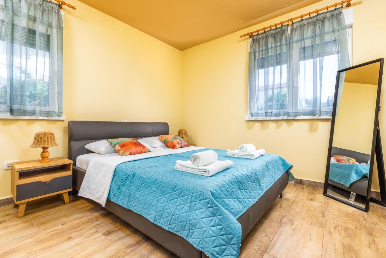 Apartmani Monte Pula Exterior photo